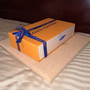 Medium Louis Vuitton Gift Box